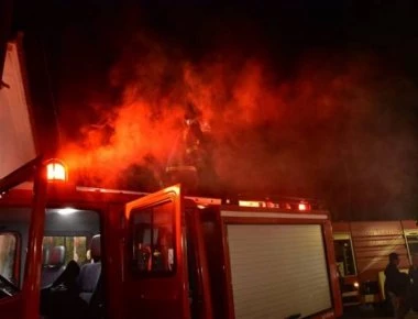 Παράνομοι μετανάστες έβαλαν τη φωτιά στα κρατητήρια της Πέτρου Ράλλη